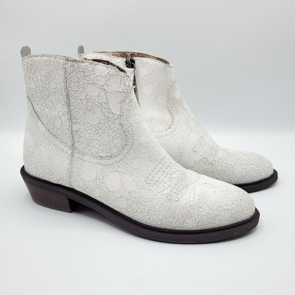 Band of Gypsies Shoes - Band of Gypsies Montrose Western White Crackle Leather Booties Size 6.5